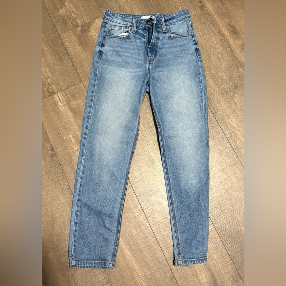 Cello HIGH WAISTED STRAIGHT LEG
JEANS - MEDIUM WASH